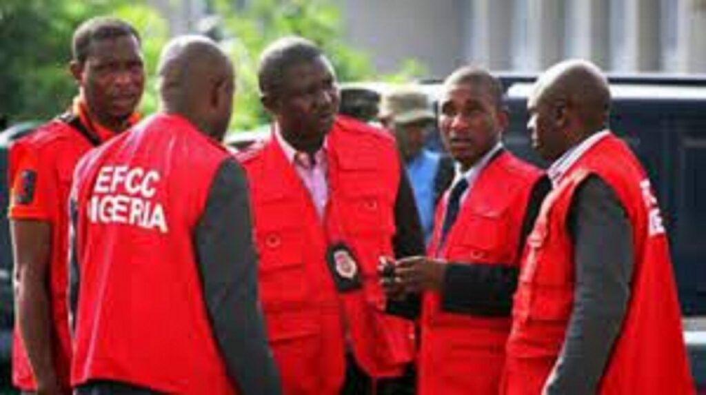 EFCC Officer Slumps